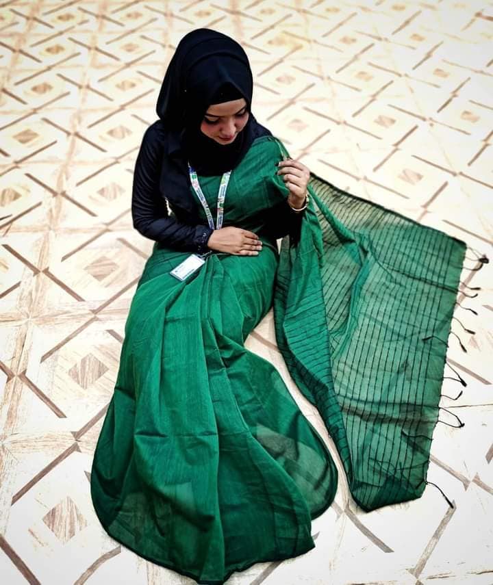Women Solid Green Sari For Wedding and Holud